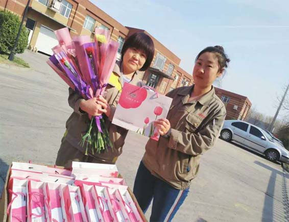 三八婦女節  公司為女員工送福利